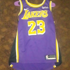 Lebron James Lakers jersey. Size X-Large. Black  Yellow Purple